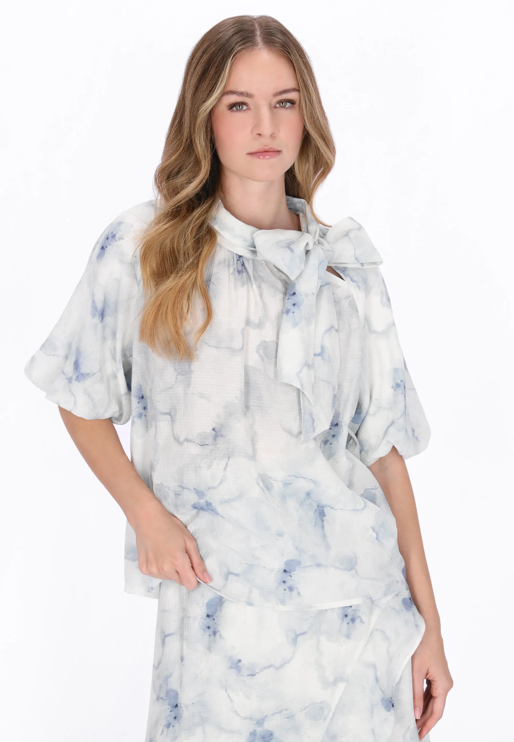 DreiMaster Vintage Women's Blouse - Image 3