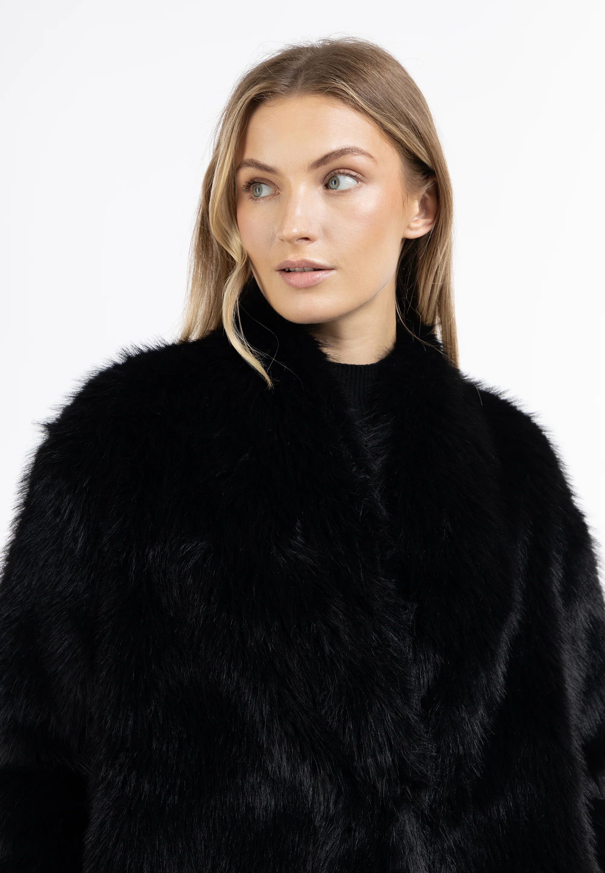 DreiMaster Klassik Women's Faux Fur Coat - Image 5