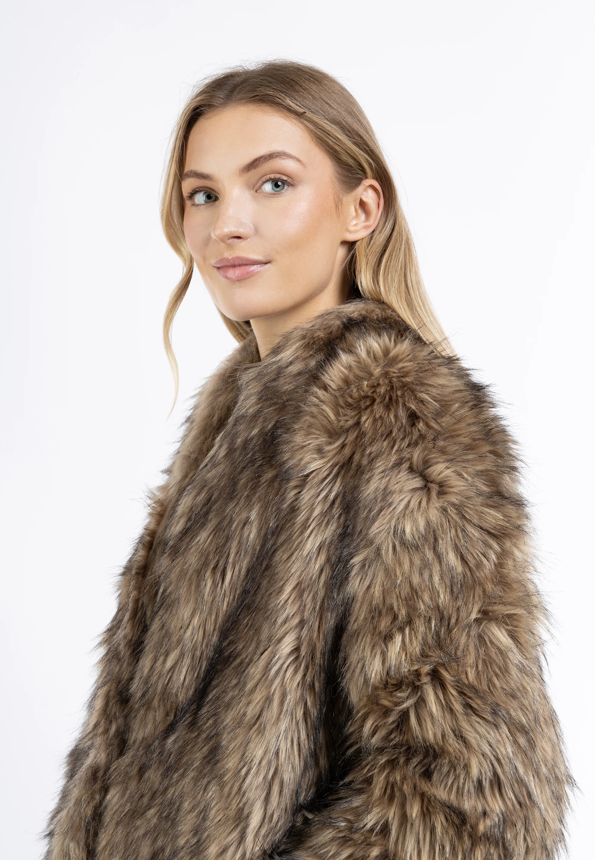 DreiMaster Klassik Women's Faux Fur Coat - Image 5