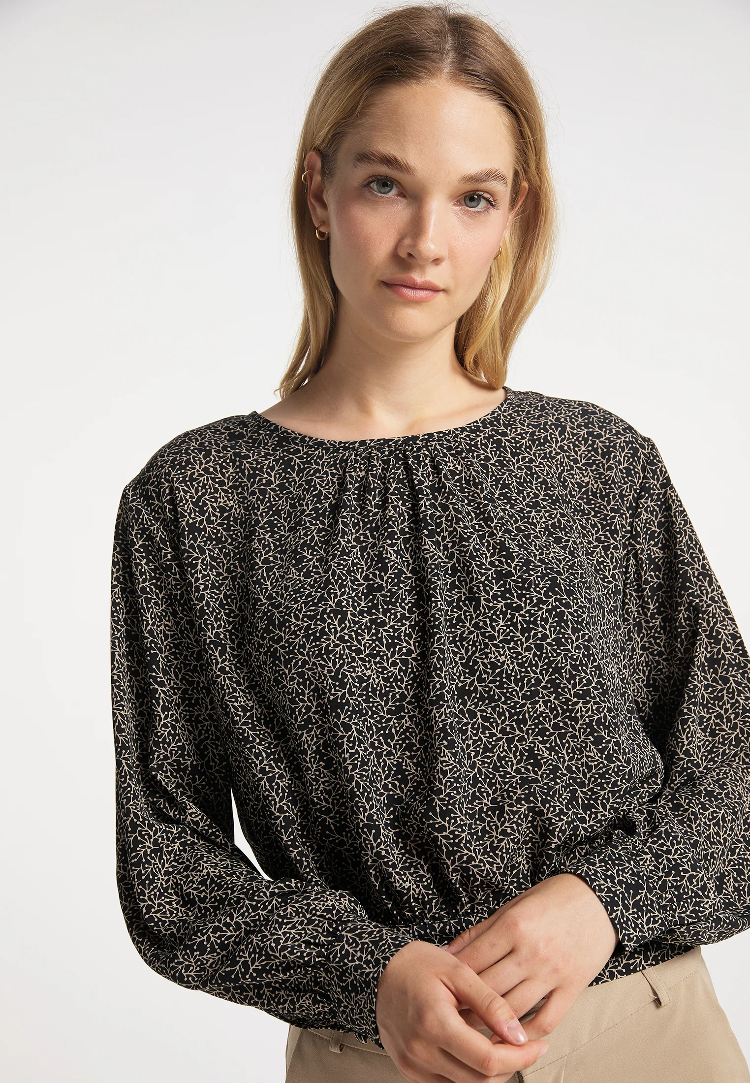DreiMaster Klassik Women's Blouse - Image 5