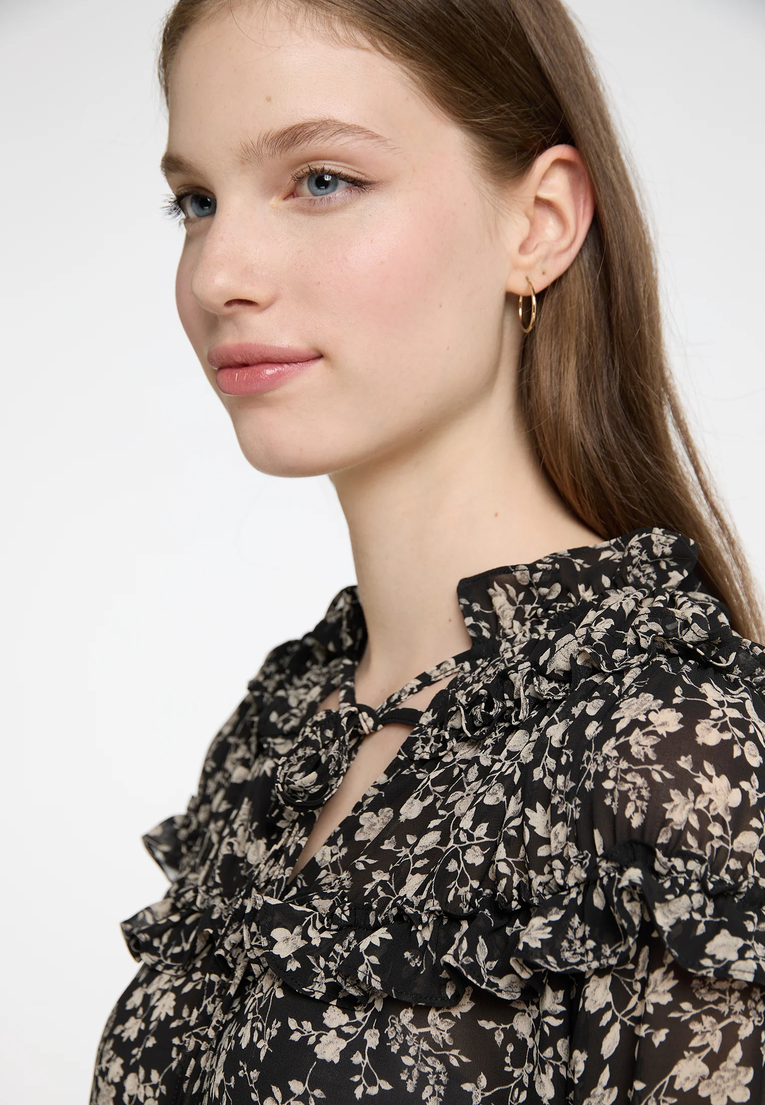 DreiMaster Vintage Women's Ruffle Blouse - Image 5