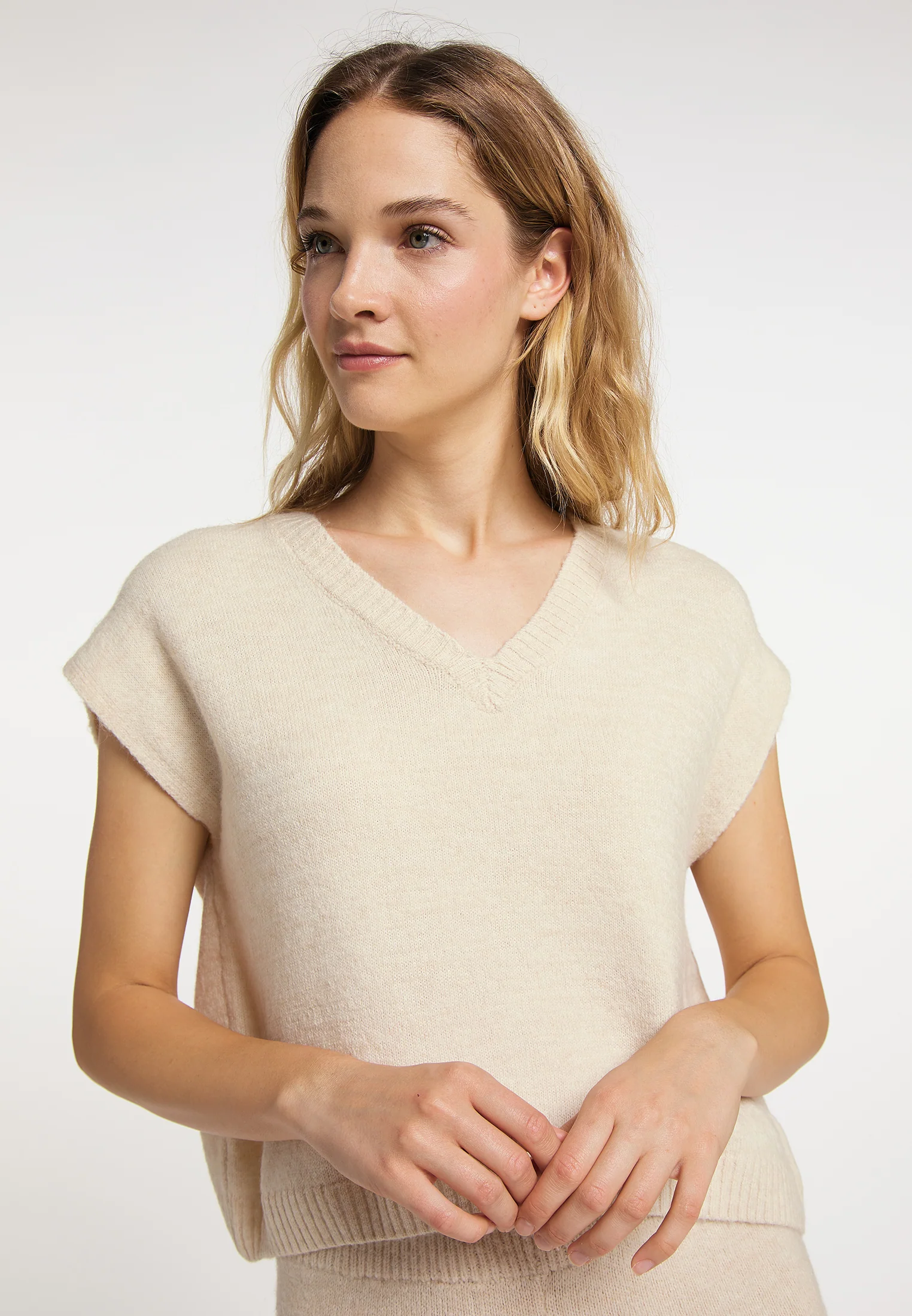 DreiMaster Vintage Women's Knitted Shirt - Image 8