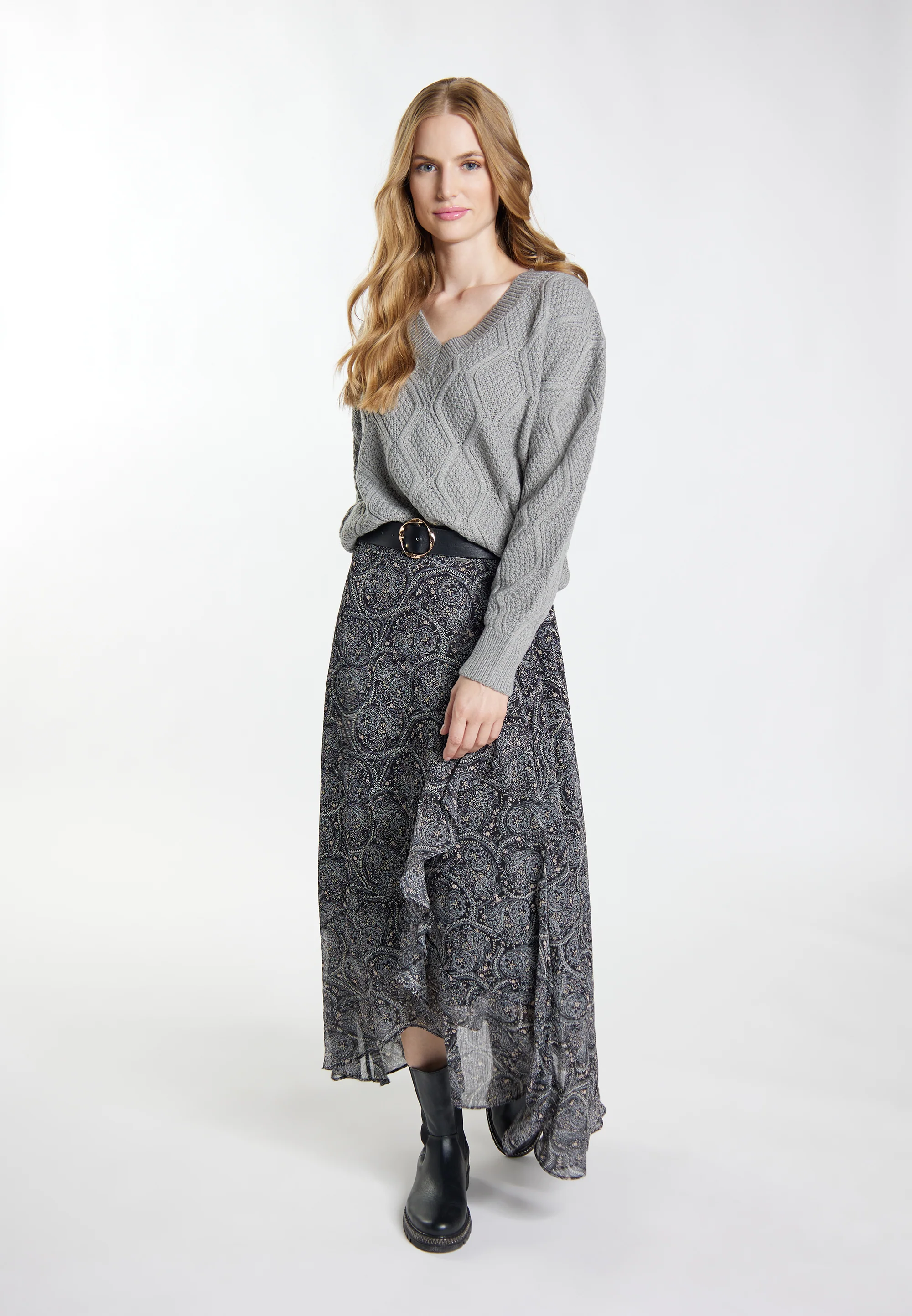 DreiMaster Vintage Women's Knitted Sweater - Image 7