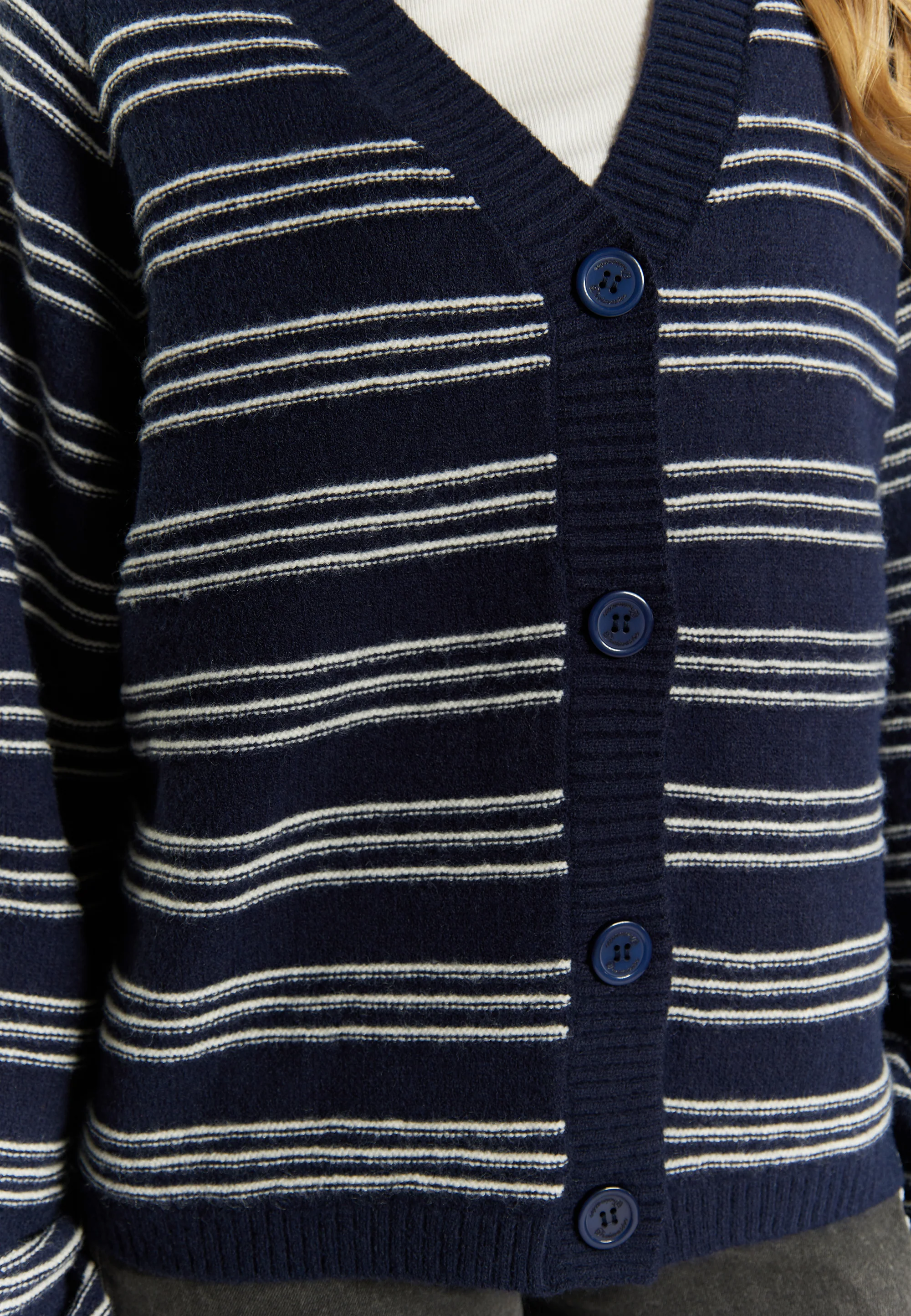 DreiMaster Vintage Women's Cardigan - Image 11